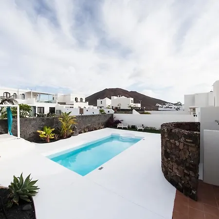 Alba Deluxe & Pool Villa *