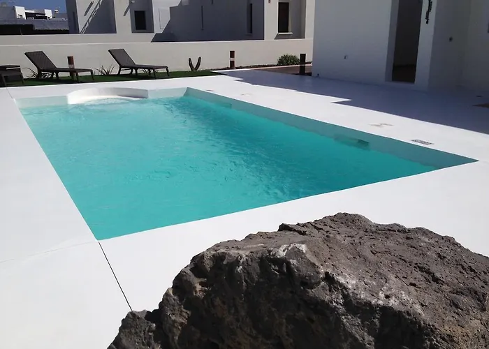 Alba Deluxe & Pool Willa